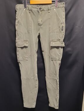 SILVER JEAN COMPANY WOMENS Skinny Cargo Pants in Olive Green - 31X29